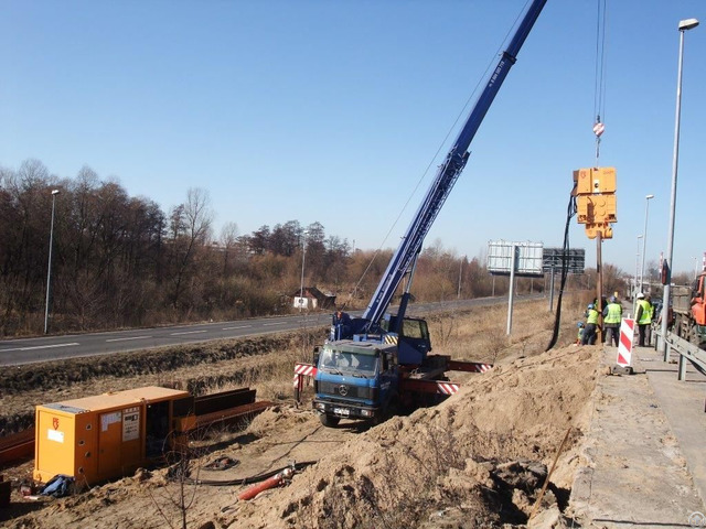 Used Vibro Hammer Pve 24 Vm To Work On A Crane