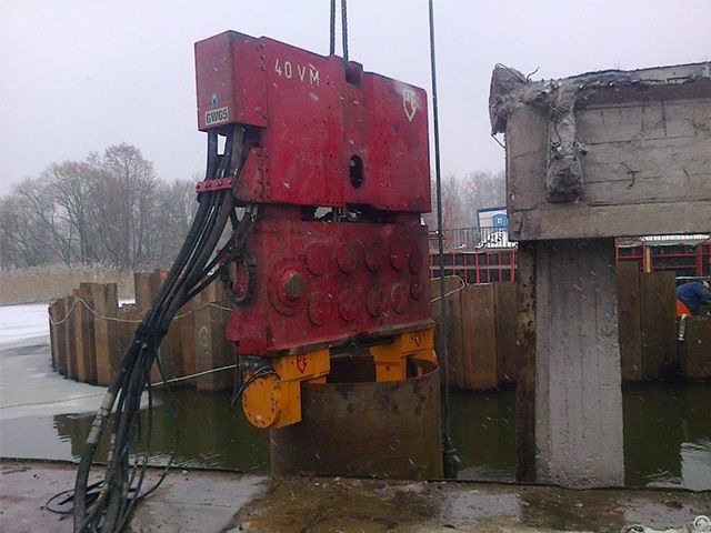 Used Clamp For Open Piles Pve 2 X 100t