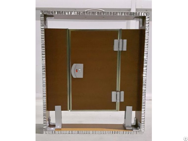 The Door Made By Aluminum Honeycomb Core Panels