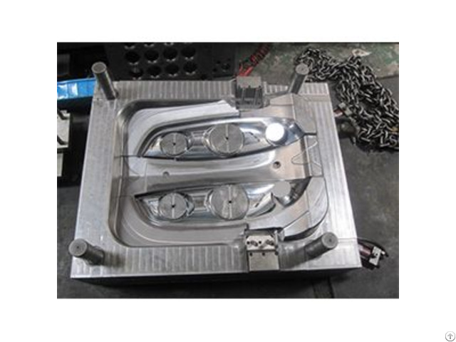 Plastic Auto Lamp Injection Mold Maker