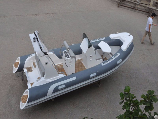 Lianya 5 2m Luxury Fiberglass Hull Inflatable Rib Boat With Outboard Engine