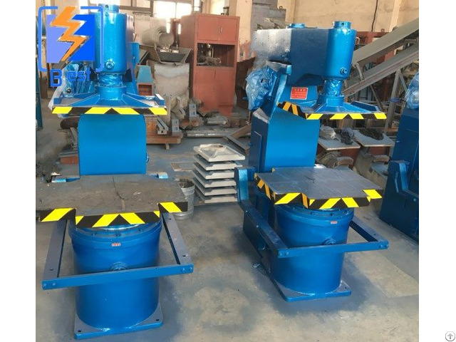 Foundry Casting Best Technical Jolt Squeeze Clay Sand Molding Machine