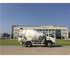 Hot Selling Cnhtc Chassis 5cbm Concrete Mixer Truck Manufacturer