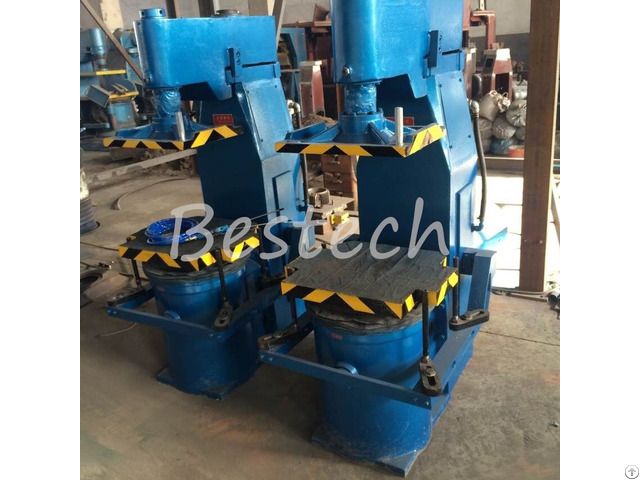 Jolt Squeeze Sand Molding Machine For Cookware