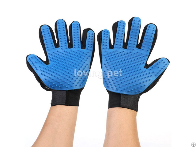 Gentle Deshedding Brush Pet Grooming Glove