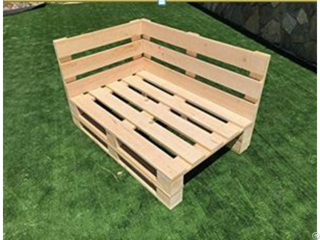 Pallet Sofa