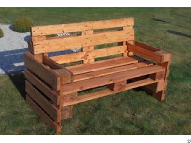 Pallet Sofa With Arm