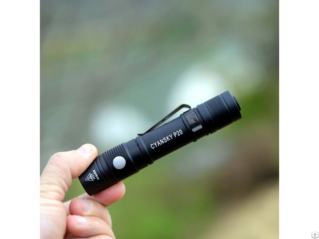 P20 Outdoor Practical Flashlight 1600 Lumens 240m