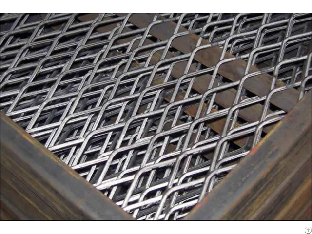 Expanded Mesh Walkway Grating