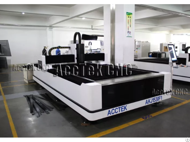 Jinan Laser 1530 1000w Cutting Machine For Metal