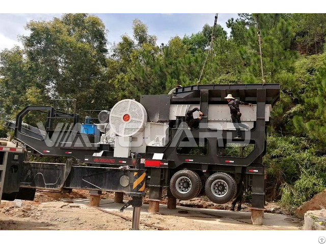 Big Capacity Mobile Concrete Jaw Crusher Crushing Plant