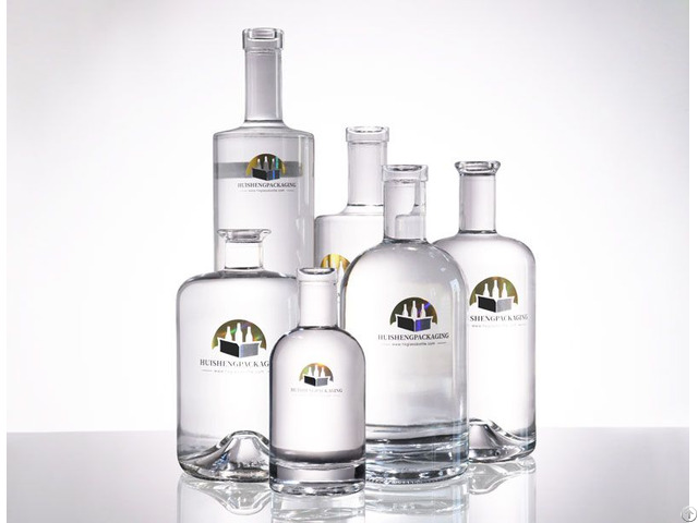 China Manufacturer Round Spirit Glass Bottles