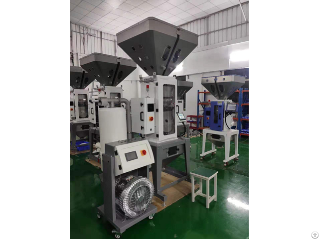 Gravimetric Blenders For Injection Blow Molding Machines And Extrusion