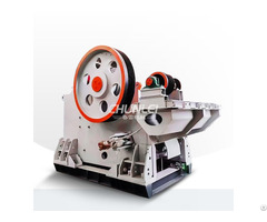 A Gravel Crushing Jaw Crusher