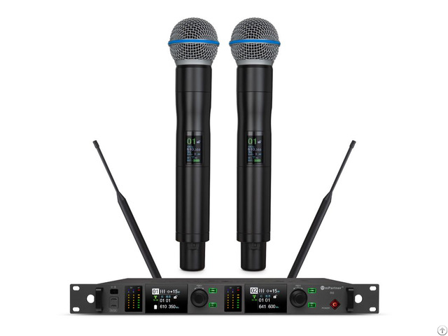 R8 Dual True Diversity Wireless Microphone System