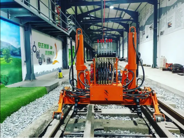 Hydraulic Track Lifting Machine For Railway Maintenance