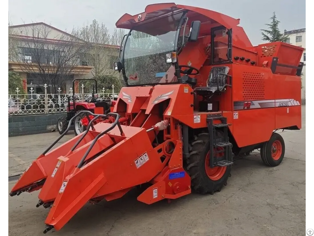 Two Rows Self Propelled Corn Harvester