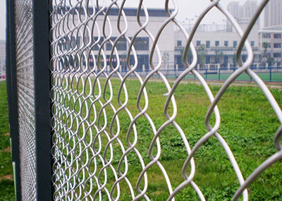 China Hot Sale Chain Link Fence Made