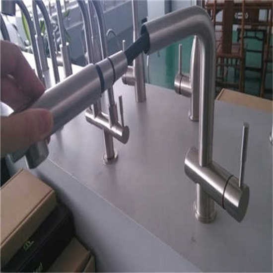 Cold And Hot Water Kitchen Faucet Pull Out