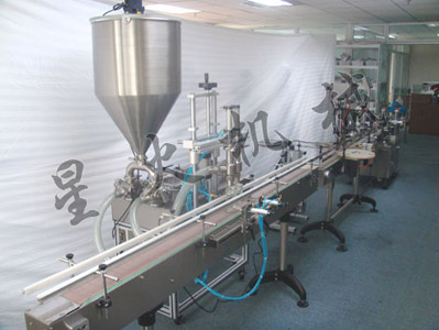 Double Headed Linear Chili Sauce Filling Machine