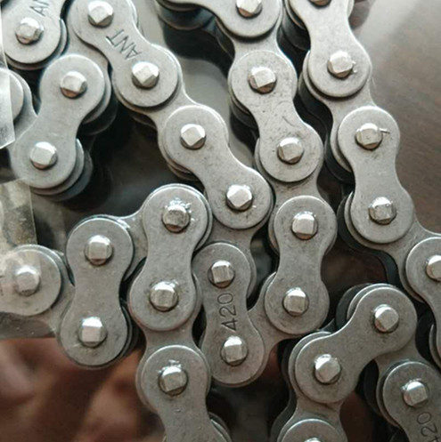Motorcycle Chain 420 Roller Transmission 45mn 40mn Materail