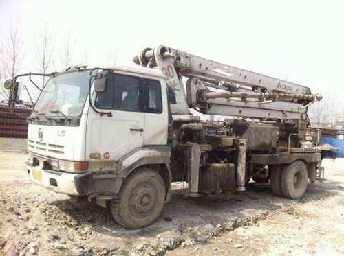 Sell Used Mitsubishi Truck Mounted Concrete Pump 30m 99