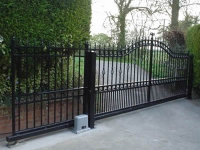 Tracked And Cantilever Sliding Gate For Space Saving
