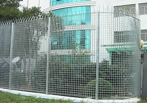 Weld Steel Grating Fence Used With Spikes For High Security