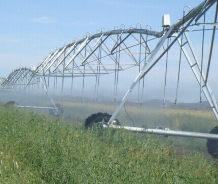 Center Pivot Irrigation System Irrigator