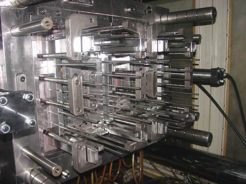 Plastic Injection Mould And Molding