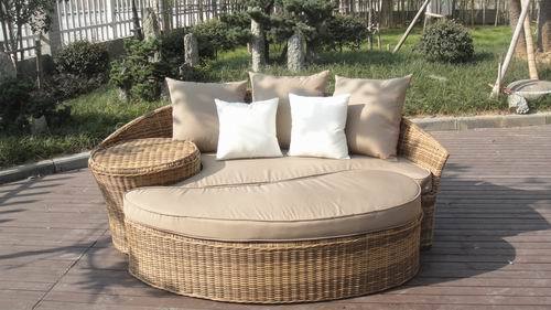 Rattan Outdoor Daybed With Cushion